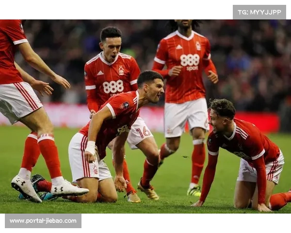 曼城本赛季英超打进70球进攻火力仅次利物浦展现强大攻击力 曼城本赛季英超打进70球进攻火力仅次利物浦展现强大攻击力